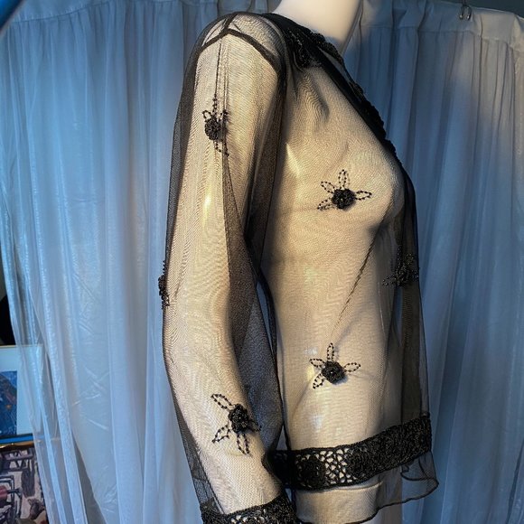 Lovely Vintage Embroidered/Beaded Top (SM) (VGUC) - Picture 8 of 11